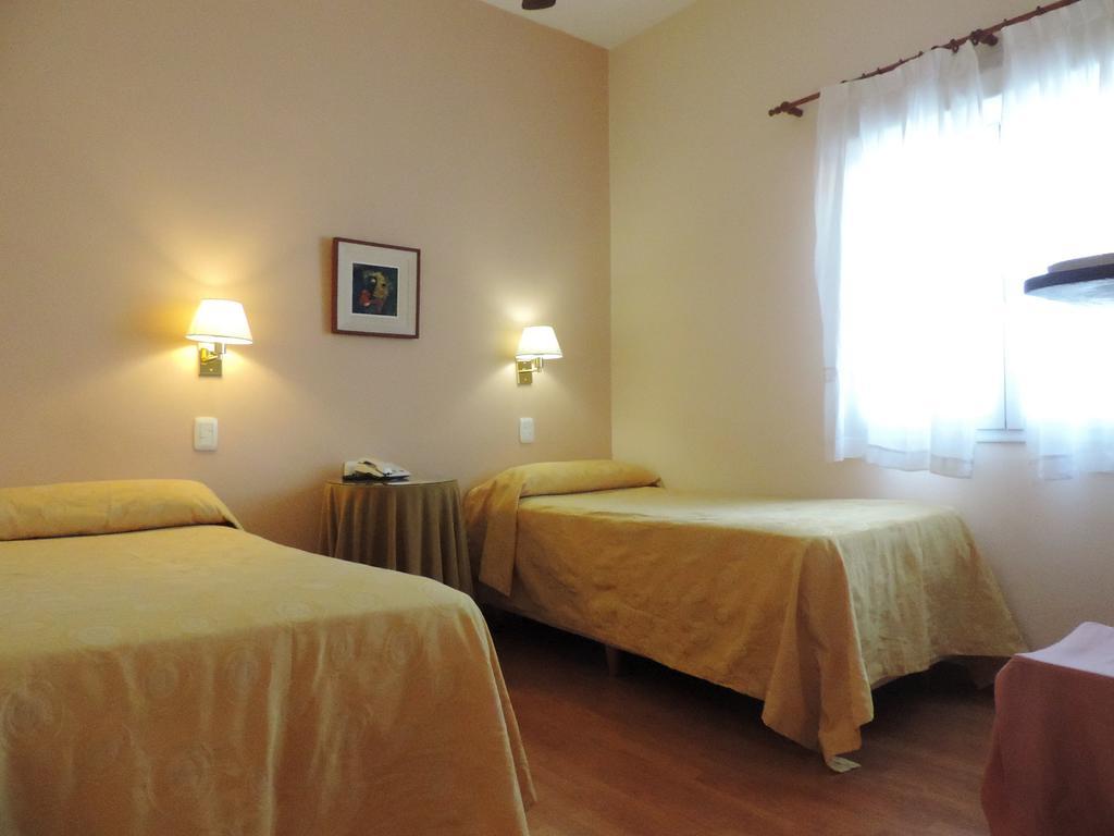 Hotel Galicia Trelew Pokoj fotografie